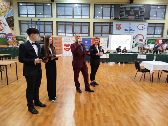 Już po raz ósmy w Siedlcach rywalizowali młodzi kelnerzy z całej Polski