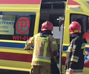 Auto zawisło na barierkach. Groźny wypadek na trasie Siekierkowskiej