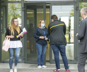 Wawerska szkoła z koronawirusem