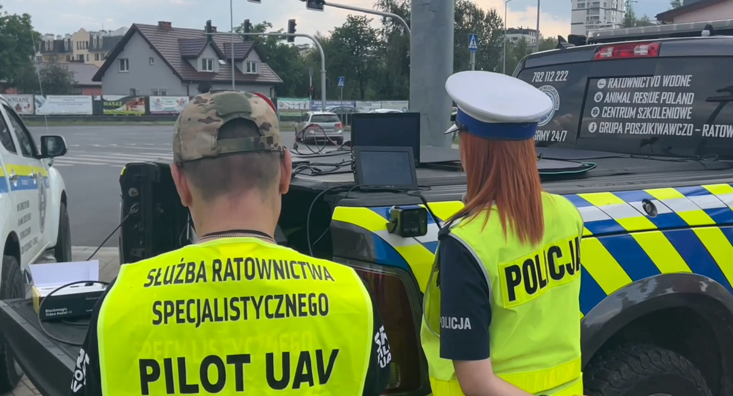 Policjanci polowali z drona na pieszych i rowerzystów