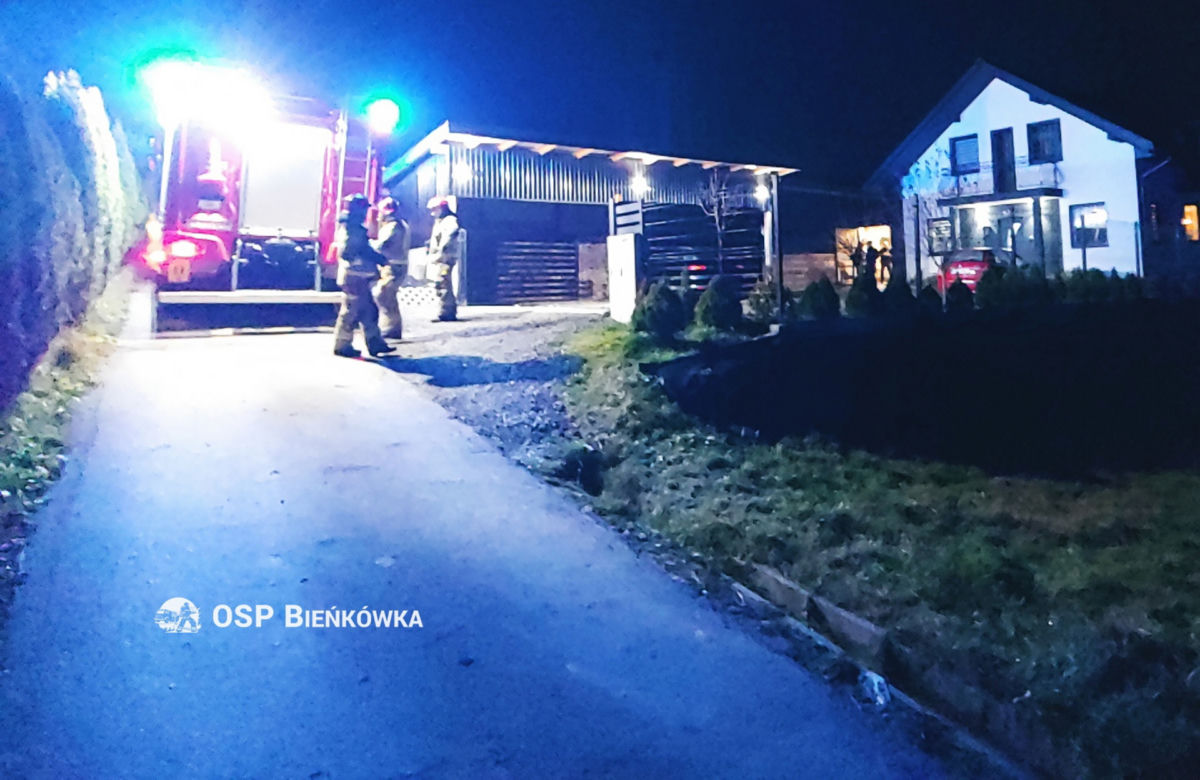 Koszmarny wypadek w czasie naprawy zbiornika CO pod Suchą Beskidzką! Mężczyzna poparzony wskutek wybuchu [ZDJĘCIA]