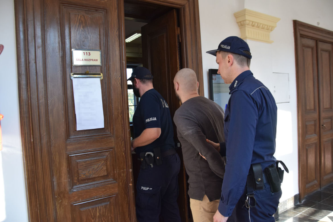 Brutalny gwałt na 16-latku. Nowy proces. Matka broni Kamila Ł.