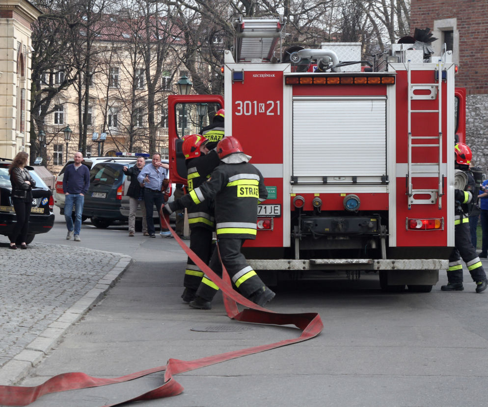 Alarm bombowy w centrum Krakowa. Akcja policji i ewakuacja Galerii Krakowskiej