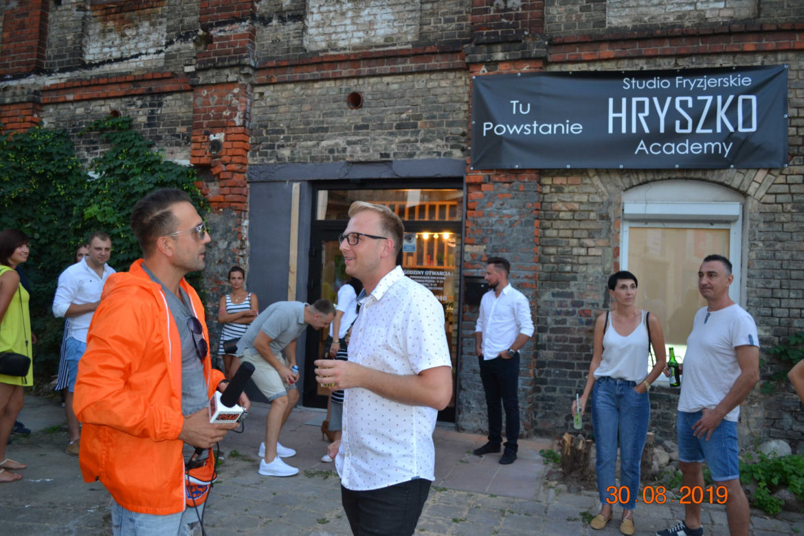 Eska Summer City na otwarciu salony fryzjerskiego Hryszko Academy