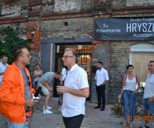 Eska Summer City na otwarciu salony fryzjerskiego Hryszko Academy