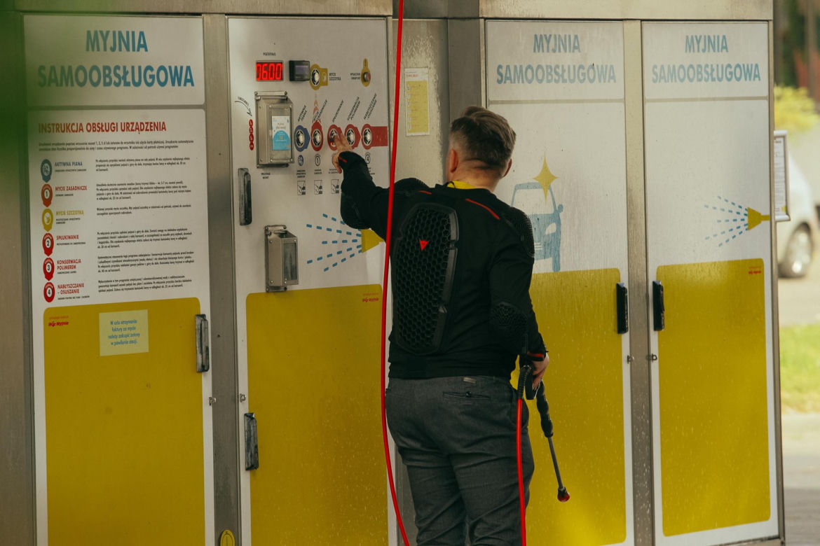 Minister Jakub Stefaniak odpicował sobie maszynę