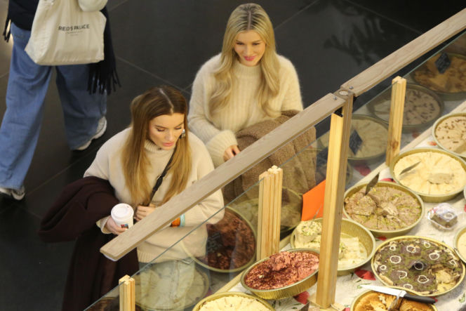 Joanna Krupa z siostrą Martą. Zjadły w mlecznym i poszły po patelnię