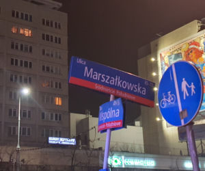 Zderzenie BMW z taksówką na Marszałkowskiej