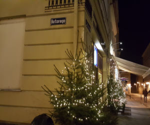 Ulice Batorego i Magdzińskiego w świątecznym klimacie