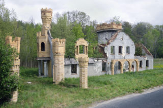 Dziecięca fantazja i władza w jednym. Rozmowa o zamkach szybko zmienia się w dyskusję o granicach