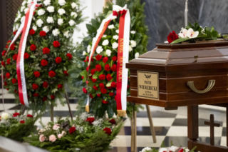 Jarosław Kaczyński na pogrzebie pierwszego naczelnego Gazety Polskiej