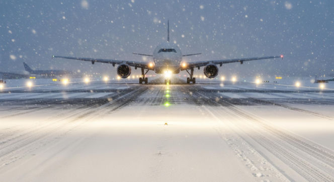 Lotnisko Chopina ostrzega: możliwe opóźnienia! Pogoda sparaliżuje loty?