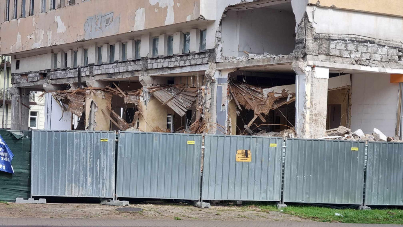 Rozbiórka "Związkowca" wstrzymana