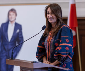 Dominika Kulczyk wręcza stypendia i otrzymuje medal