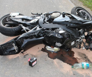 Wypadek z udziałem motocyklisty w Zręcinie na Podkarpaciu