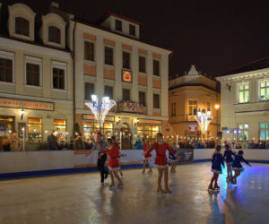 Otwarcie lodowiska na Rynku w Rzeszowie [ICE SHOW]