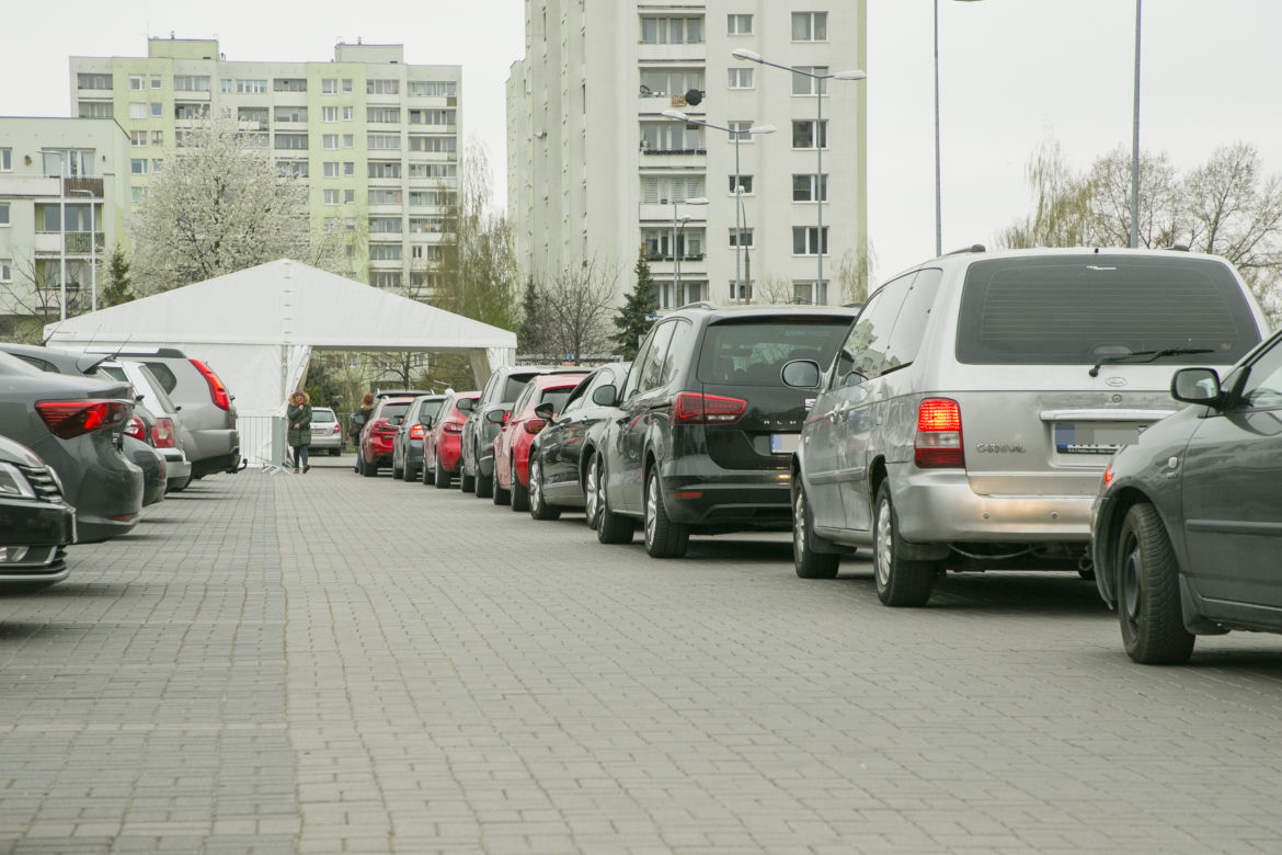 Mobilny punkt testów na koronawirusa.