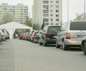 Mobilny punkt testów na koronawirusa.