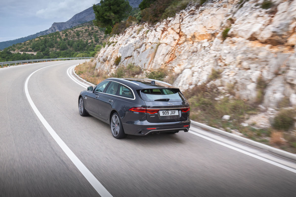 Nowy Jaguar XF (2021)