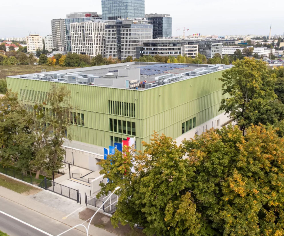 Nowoczesny, zielony budynek Centrum Sportowego UG w Gdańsku. O szczegółach inwestycji przeczytasz na Architektura.