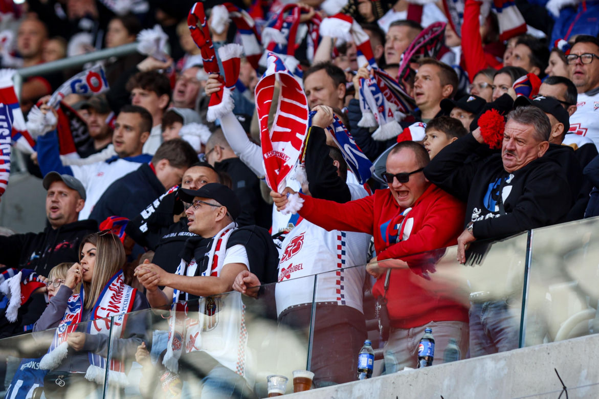 Zdjęcia kibiców i zawodników z derbów Górnego Śląska