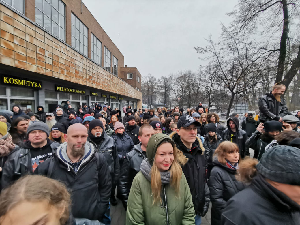 Przyjaciele i fani Romana Kostrzewskiego odsłonili tablicę pamiątkową w Bytomiu