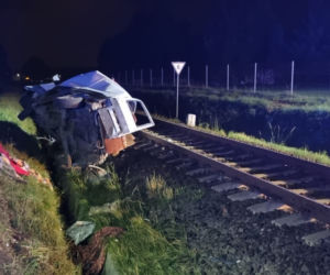 Zderzenie busa i pociągu pod Poznaniem. Są ranni!