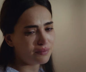 Dziedzictwo, odcinek 894: Zbiegła ze szpitala Derya atakuje Leylę, by zająć jej miejsce przy Fericie