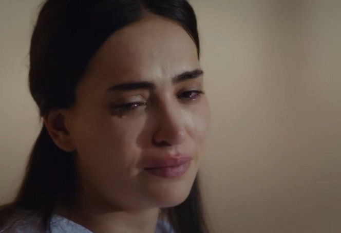 "Dziedzictwo", odcinek 894: Zbiegła ze szpitala Derya atakuje Leylę, by zająć jej miejsce przy Fericie