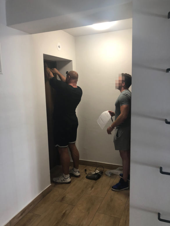 Pudzian odbił swoje pół hotelu