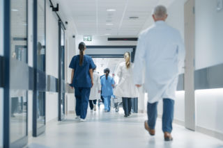 Czarny Tydzień w szpitalach powiatowych. Personel medyczny bije na alarm. Krzyk rozpaczy