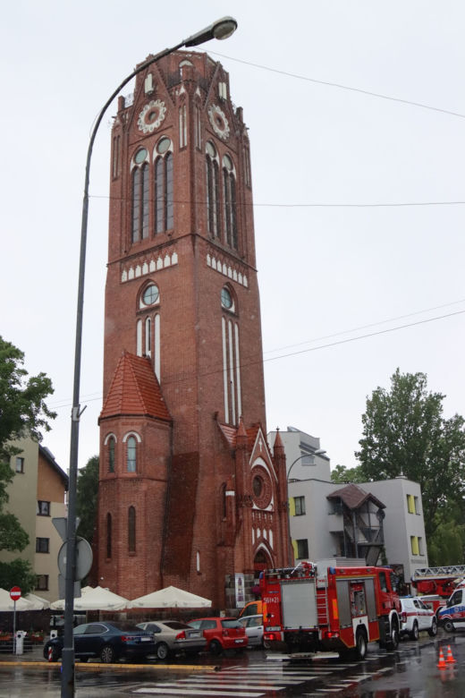 Kobieta chciała skoczyć z wieży. Desperatkę zauważyła niemiecka turystka