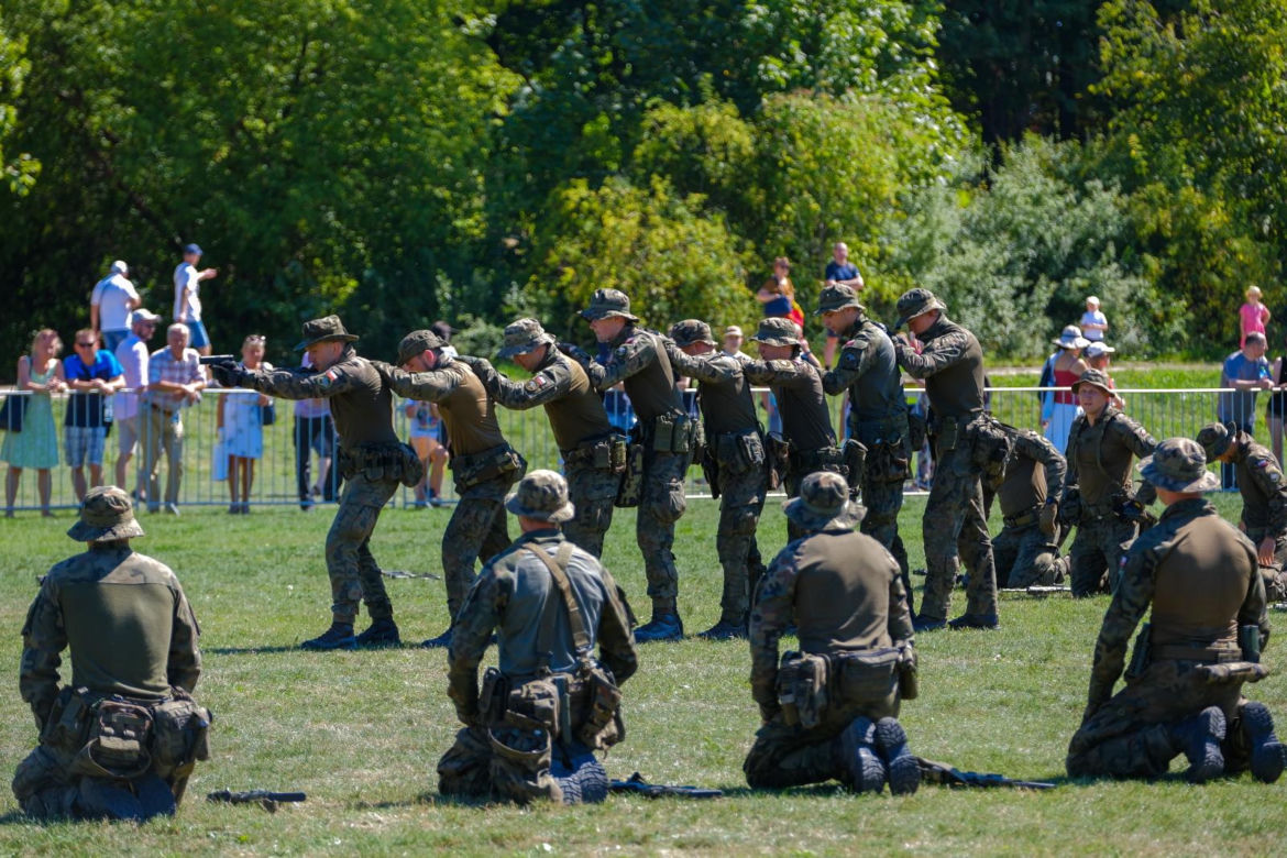 Piknik wojskowy w Warszawie
