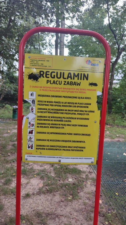 Jasienica. Spalony plac zabaw przy ul. Słoneczników