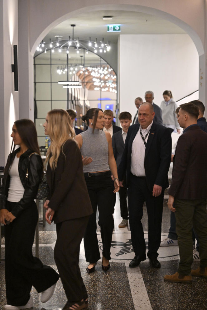 Iga Świątek i Daria Abramowicz na konferencji