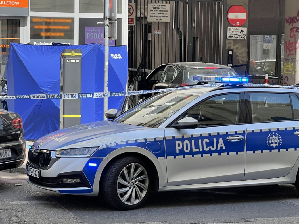 Tragedia w samym centrum Warszawy. Kobieta skoczyła z 9. piętra. Nie żyje