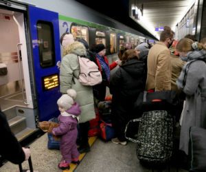 Horror na Centralnym. Bez prysznica, z dziećmi na posadzce. Dramatyczne historie uchodźców z Ukrainy
