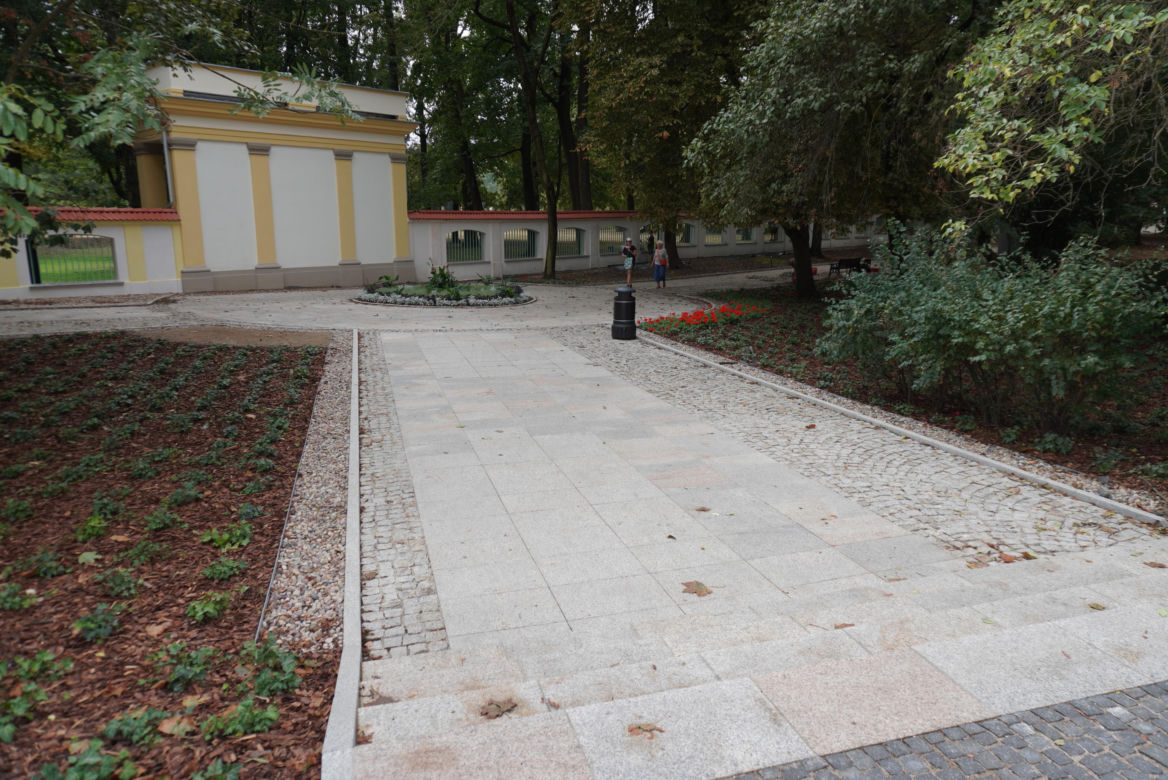 Pierwszy fragment Parku Planty otwarty. Tak prezentują się Bulwary Kościałkowskiego po remoncie