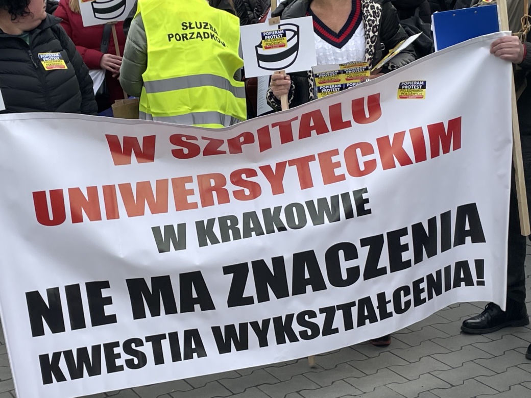 Protest pielęgniarek w Krakowie 12.04.
