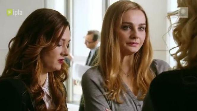 Przyjaciółki 3 sezon odcinek 29 (odc. 3). Zuza (Anita Sokołowska), INga (Małgorzata Socha)