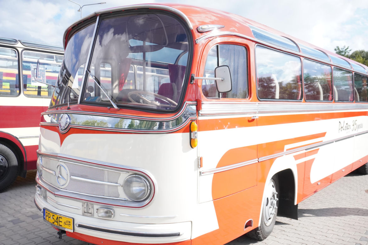 Kultowe autobusy opanowały Starachowice! Ruszył III Zlot i świętowanie 70-lecia komunikacji