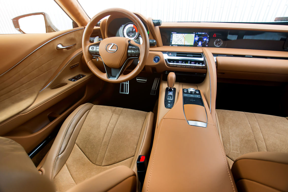 Lexus LC500h 3.5 V6 359 KM Superturismo
