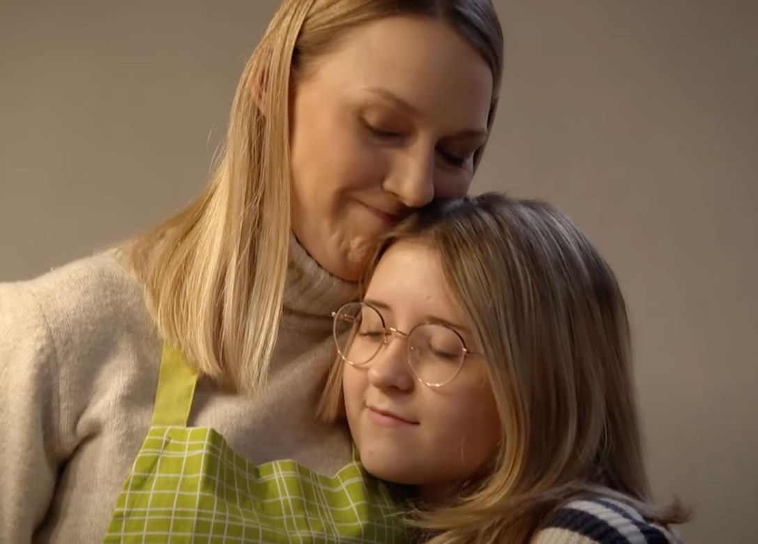 "Pierwsza miłość" Aniela (Maja Wachowska), Amelka (Amelia Majcher)