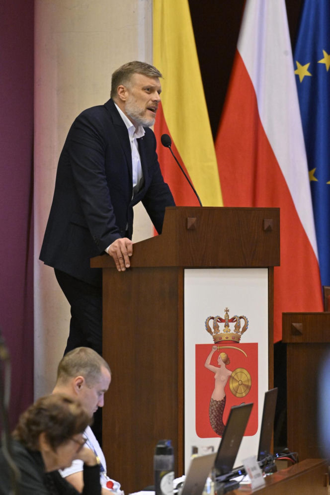 Wotum zaufania i absolutorium dla prezydenta Rafała Trzaskowskiego