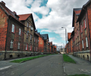 Zachwyca zabytkowym osiedlem familoków. To jedno z najpiękniejszych miast na Śląsku