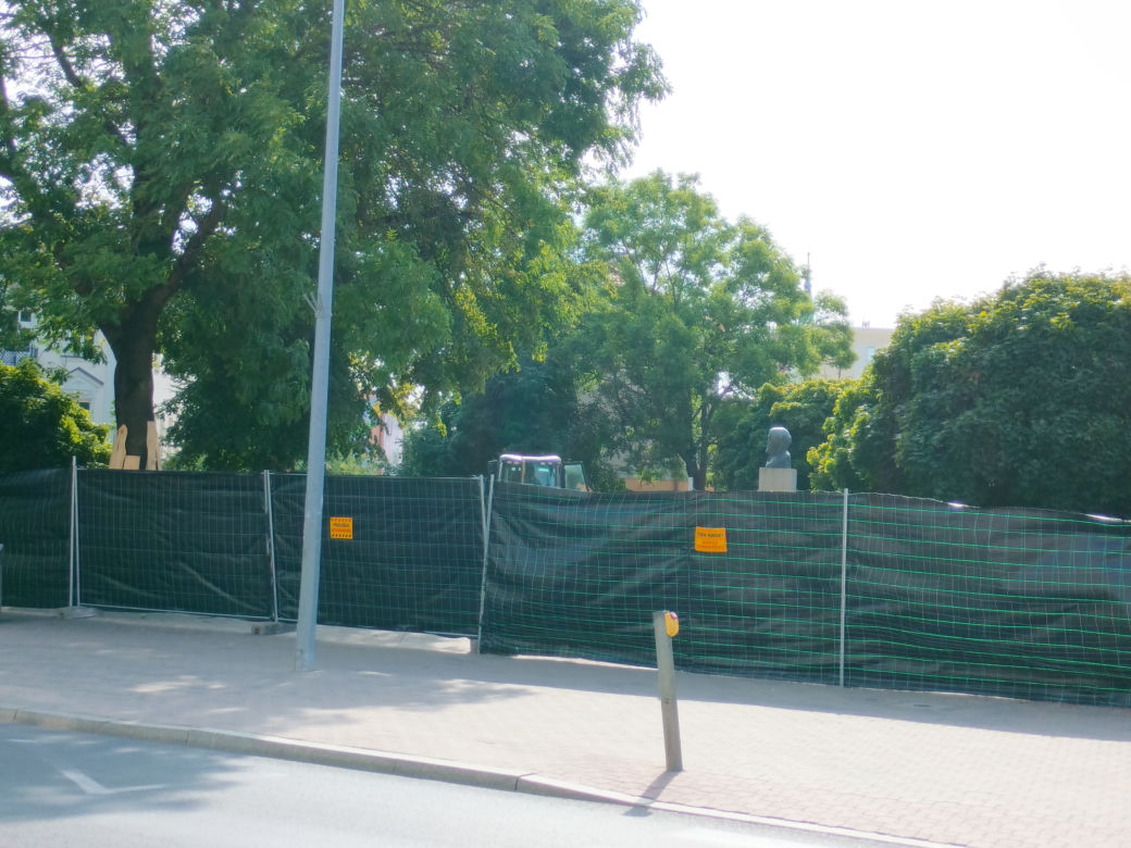 Trwa remont Skweru Pawła Bogdana Adamowicza w Białymstoku