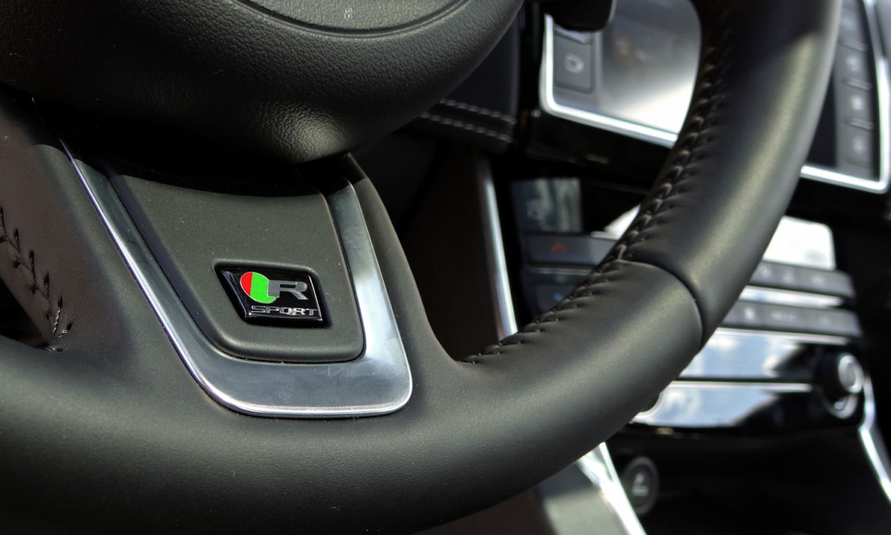 Jaguar XE 2.0 T R-Sport