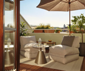 Jak urządzić mały balkon w bloku? To nie takie trudne