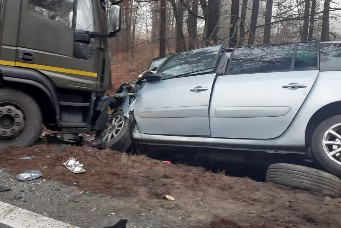 Stare Jabłonki. Tragiczny wypadek na DK 16. Droga jest zablokowana!