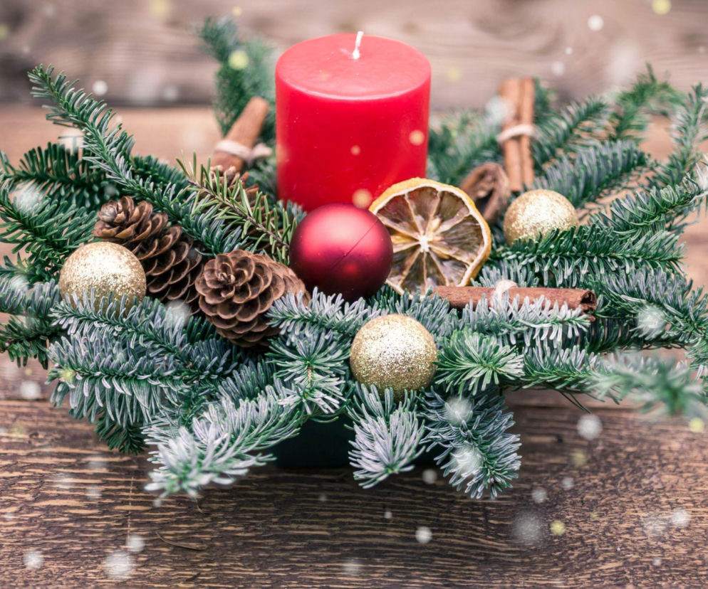 Jak zrobić prosty stroik świąteczny na cmentarz?